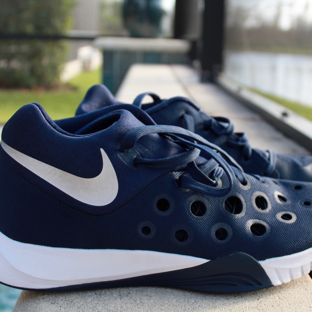 Mens Basketball Shoe